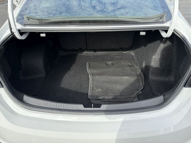 Photo 5 of this CHEVROLET MALIBU
