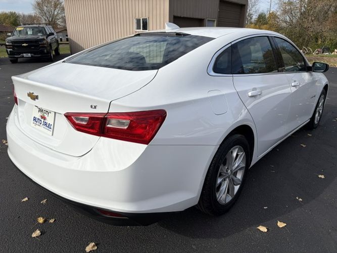 Photo 6 of this CHEVROLET MALIBU