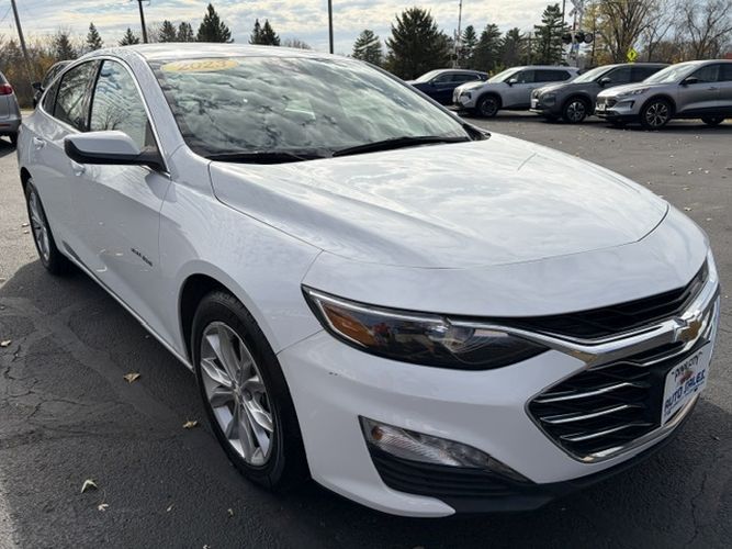 Photo 8 of this CHEVROLET MALIBU