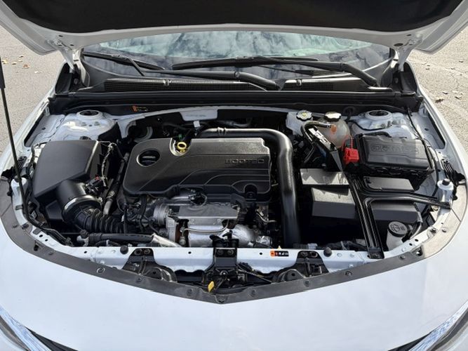 Photo 10 of this CHEVROLET MALIBU