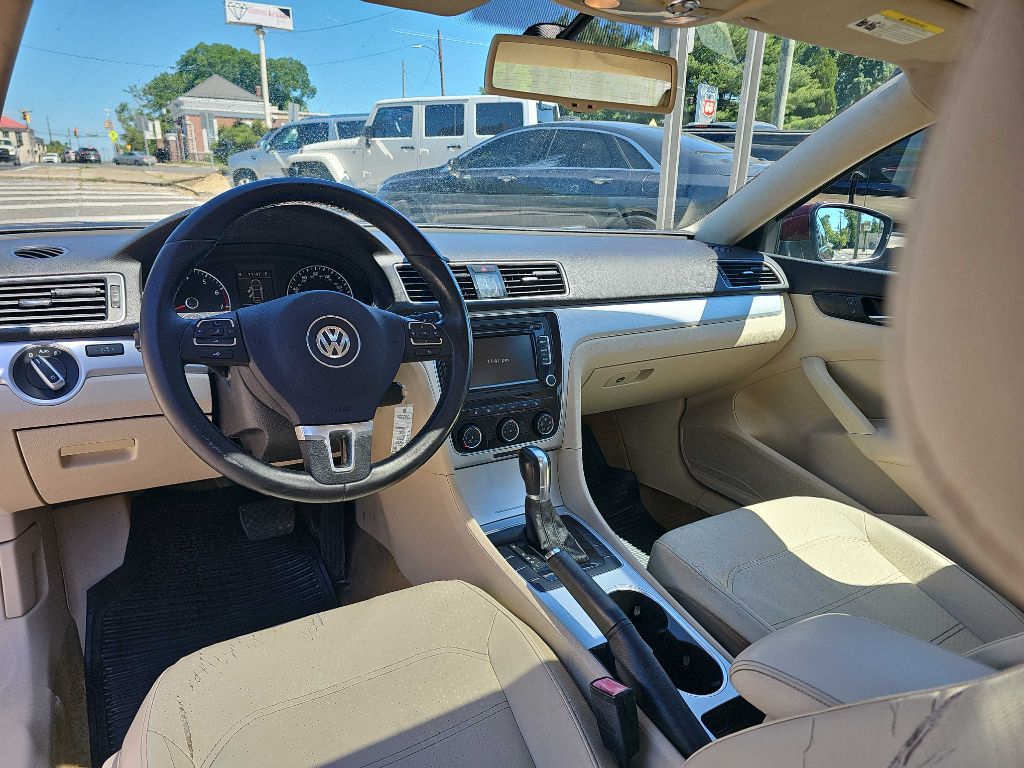Photo 11 of this VOLKSWAGEN PASSAT
