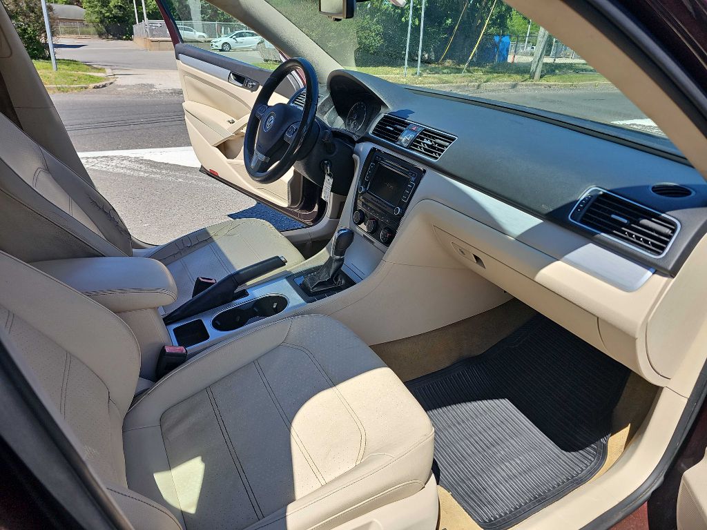 Photo 14 of this VOLKSWAGEN PASSAT