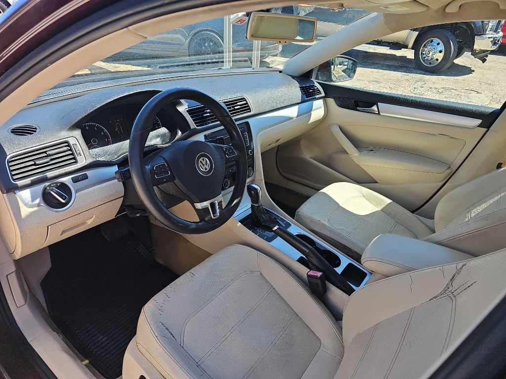 Photo 9 of this VOLKSWAGEN PASSAT