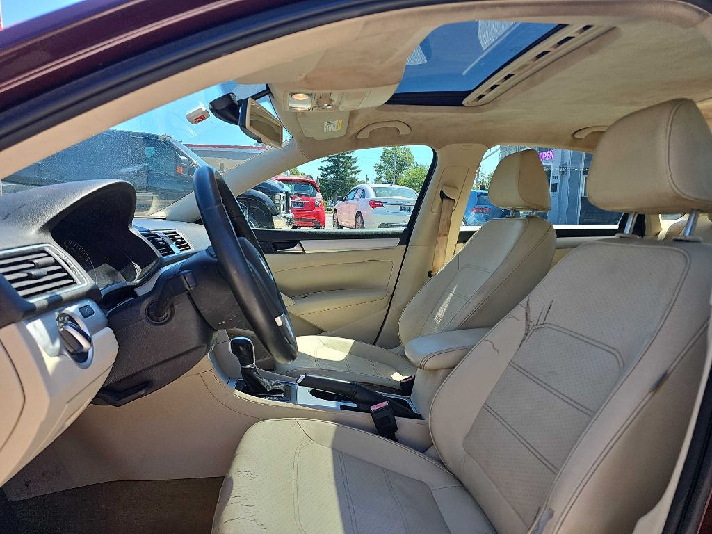 Photo 10 of this VOLKSWAGEN PASSAT