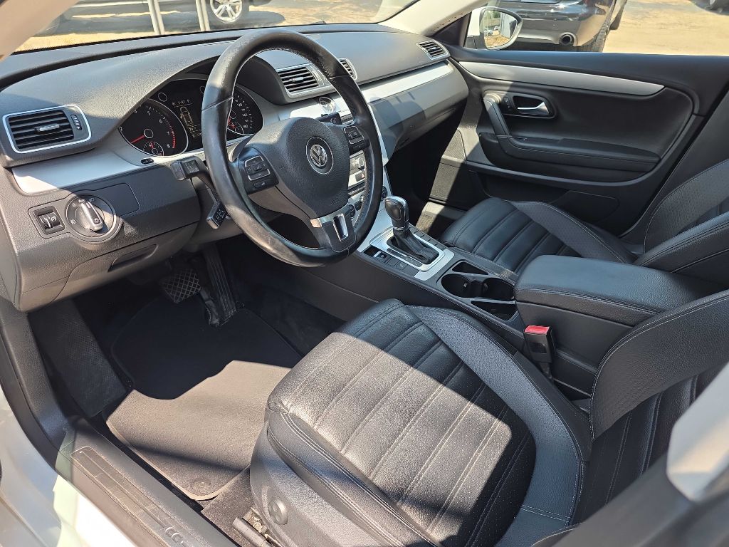 Photo 9 of this VOLKSWAGEN CC