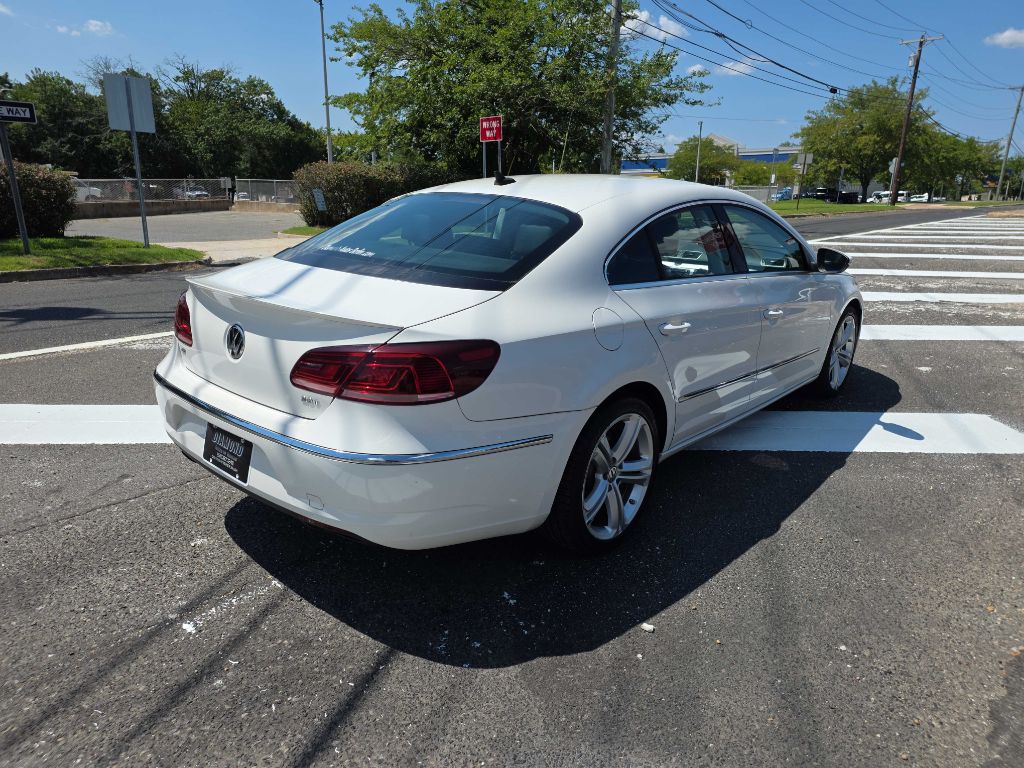Photo 5 of this VOLKSWAGEN CC