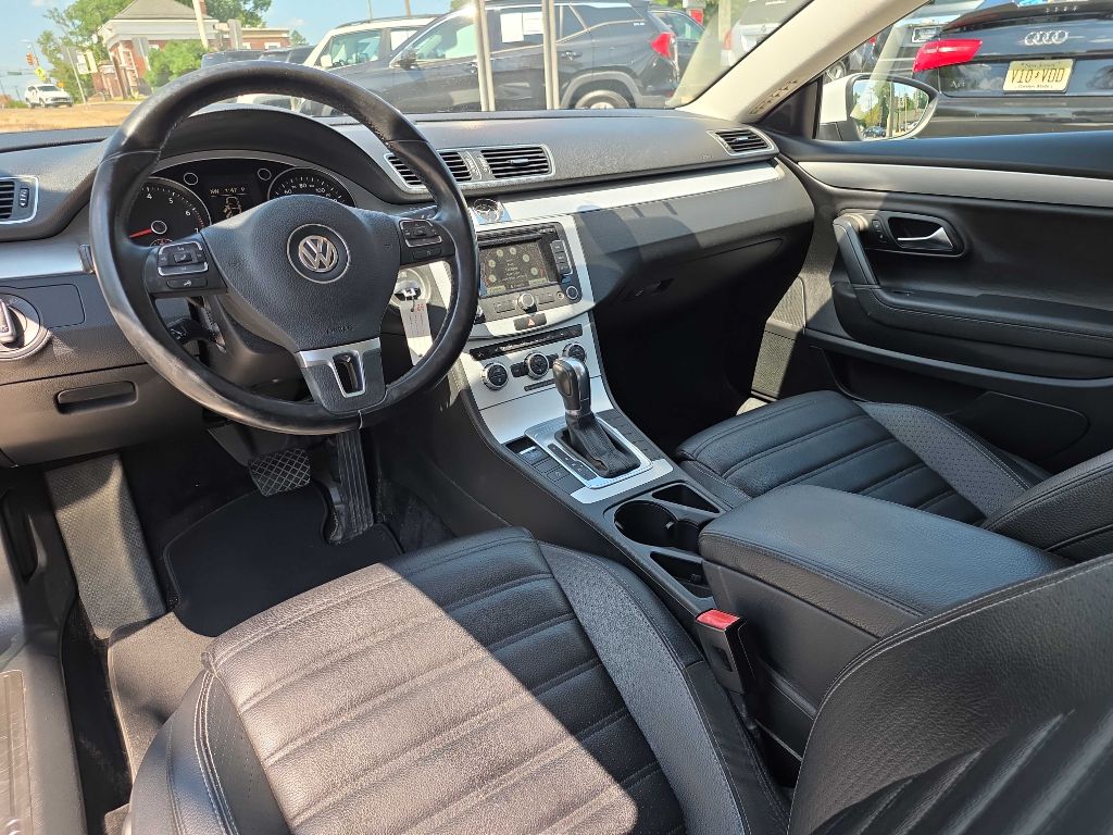 Photo 10 of this VOLKSWAGEN CC