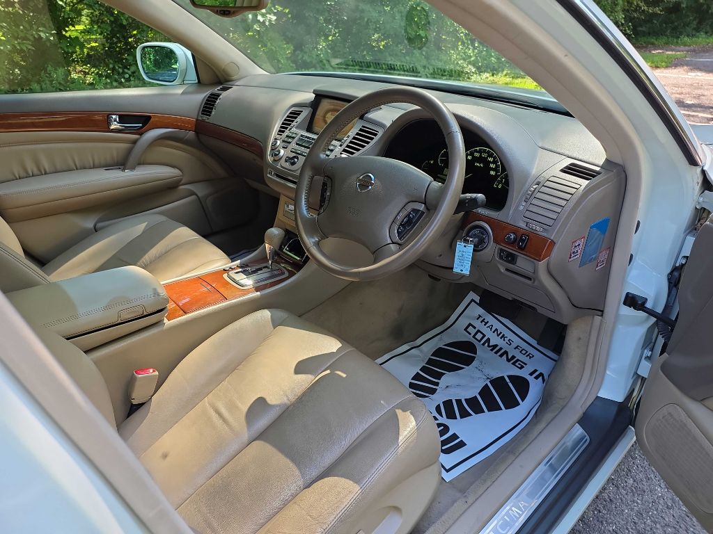 Photo 9 of this NISSAN CIMA