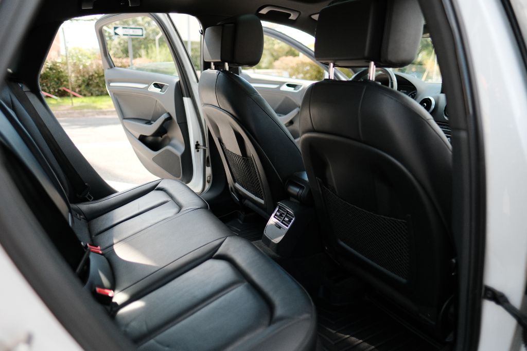 Photo 13 of this AUDI A3