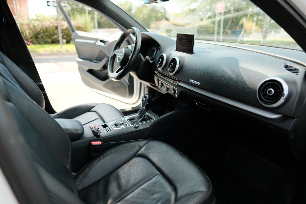 Photo 14 of this AUDI A3