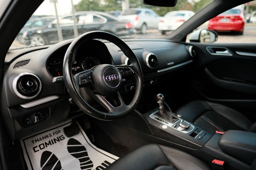 Photo 9 of this AUDI A3