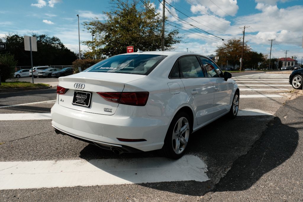 Photo 5 of this AUDI A3
