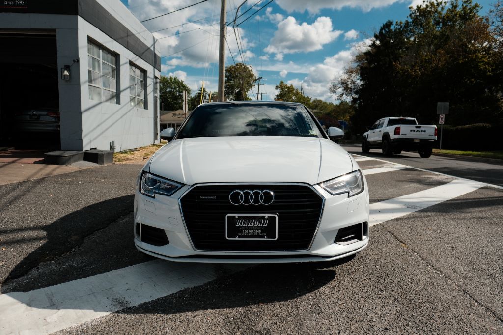 Photo 2 of this AUDI A3