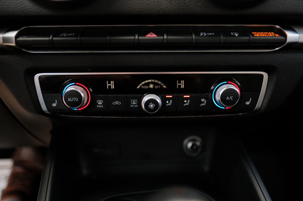 Photo 17 of this AUDI A3