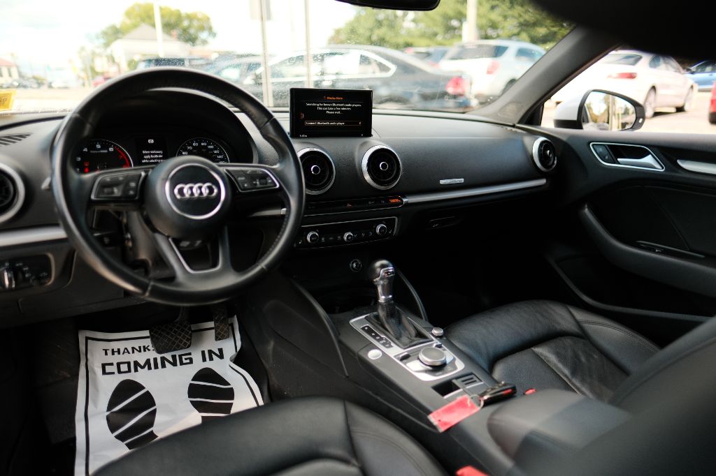 Photo 11 of this AUDI A3
