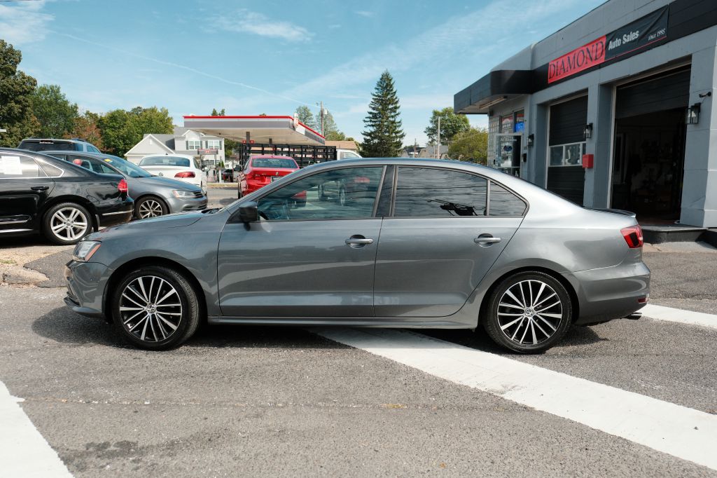 Photo 8 of this VOLKSWAGEN JETTA