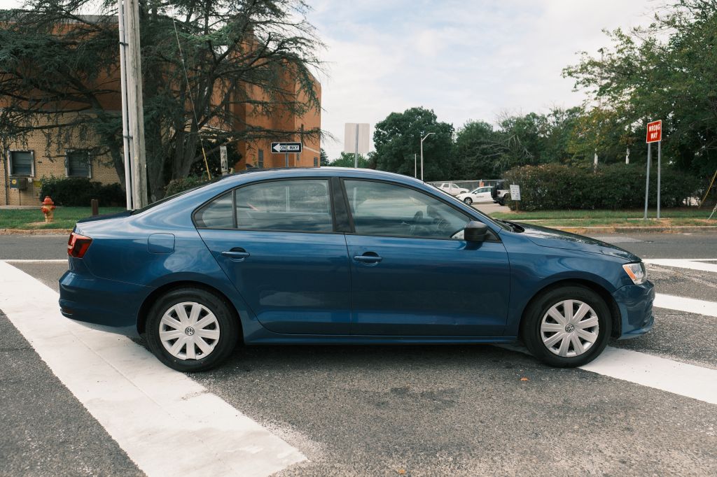 Photo 4 of this VOLKSWAGEN JETTA