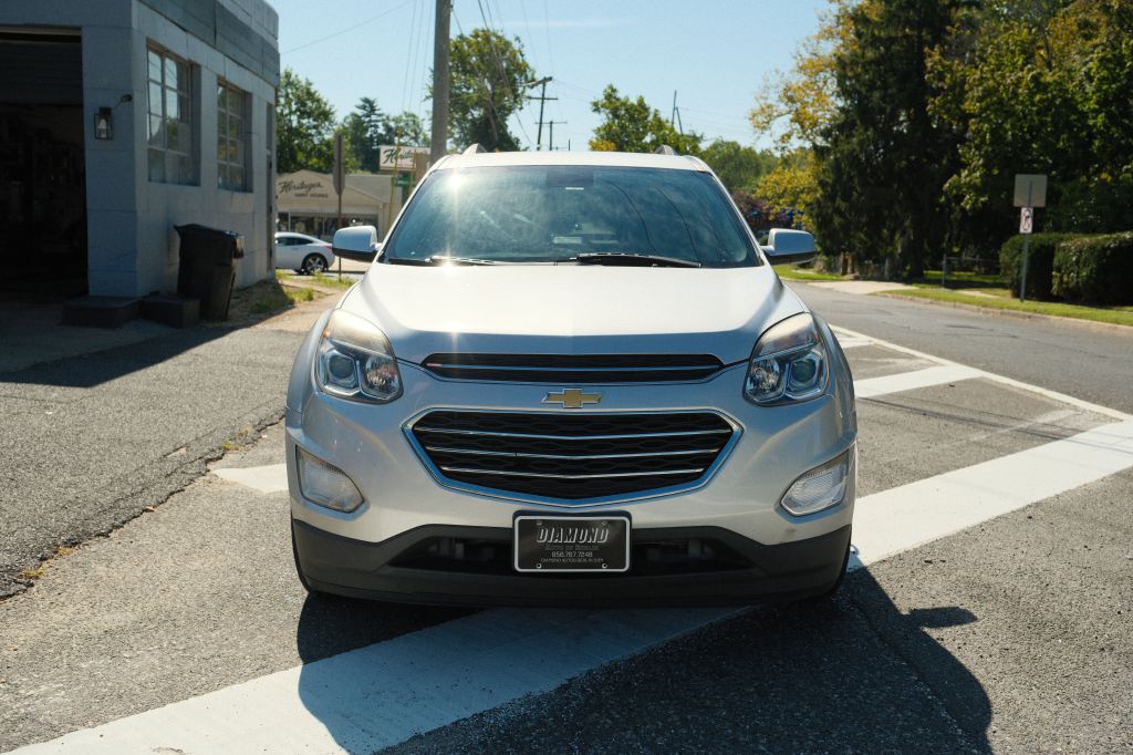 Photo 2 of this CHEVROLET EQUINOX