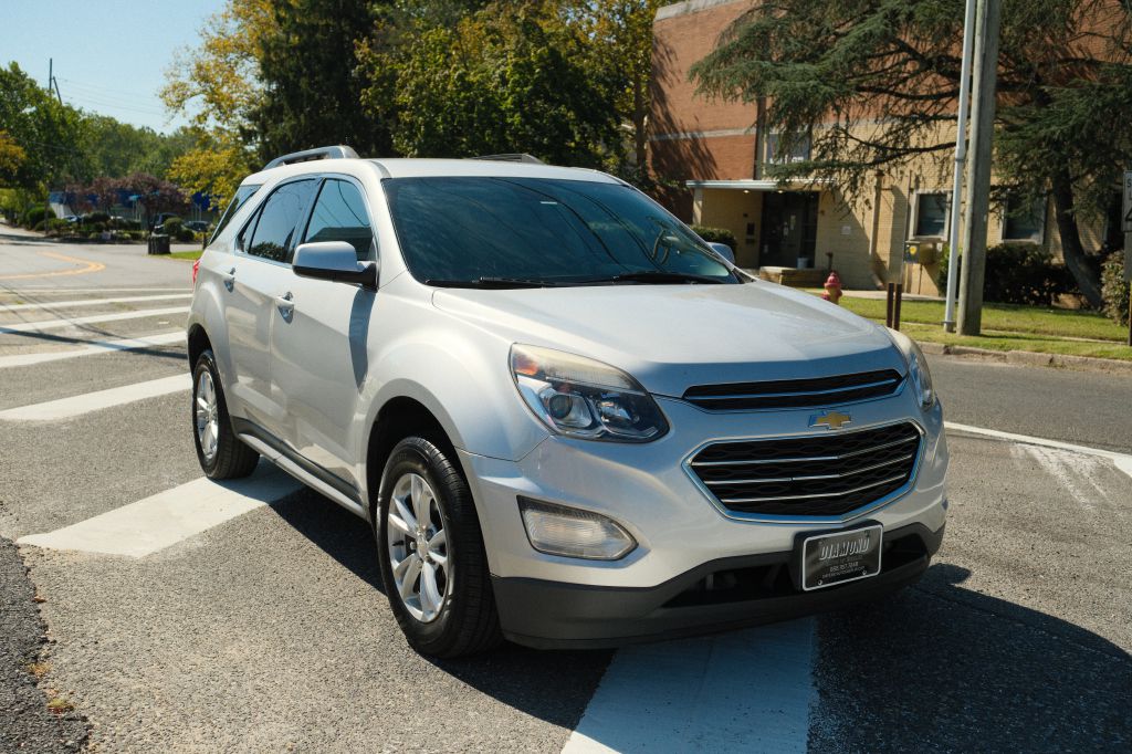 Photo 3 of this CHEVROLET EQUINOX