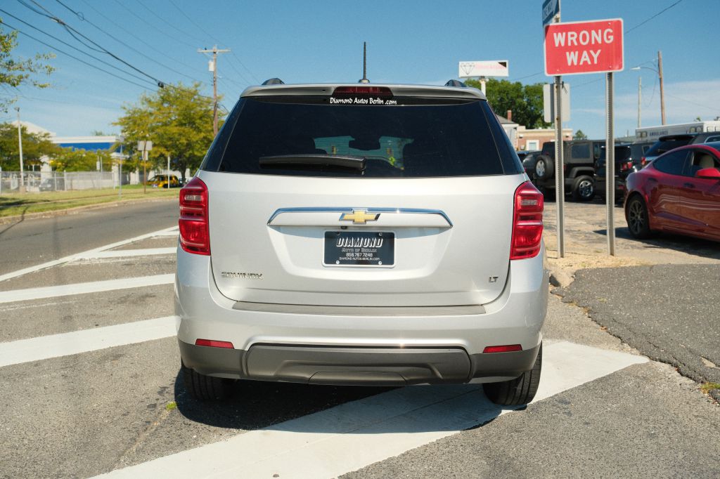 Photo 6 of this CHEVROLET EQUINOX