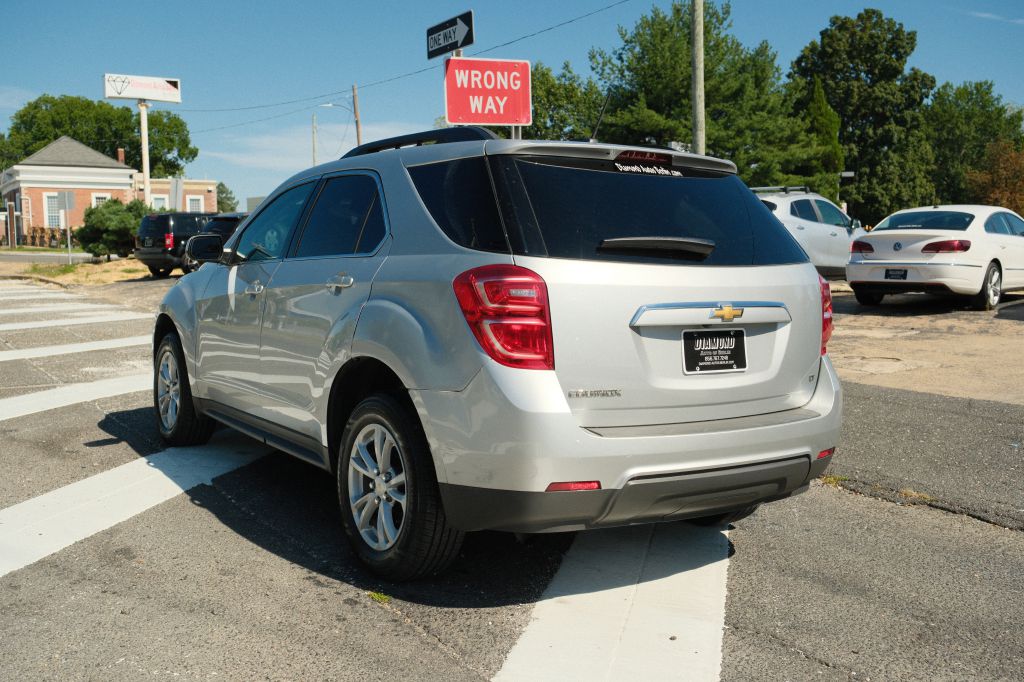 Photo 7 of this CHEVROLET EQUINOX