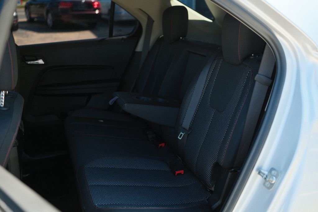Photo 12 of this CHEVROLET EQUINOX