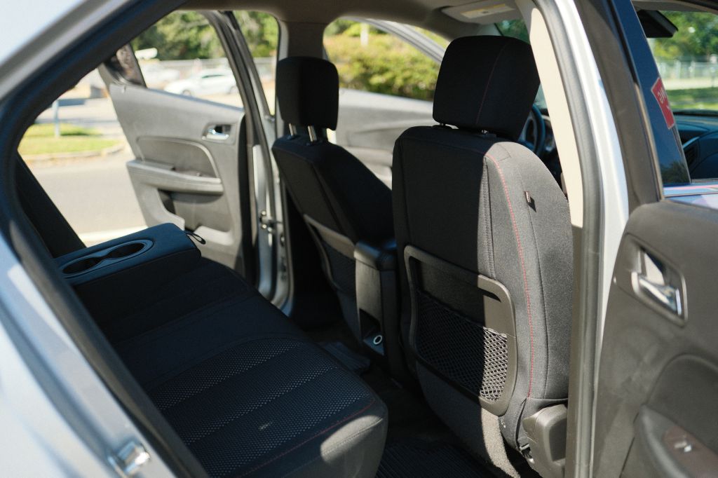 Photo 13 of this CHEVROLET EQUINOX