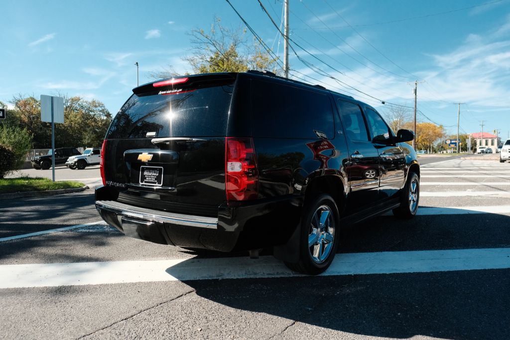 Photo 5 of this CHEVROLET SUBURBAN