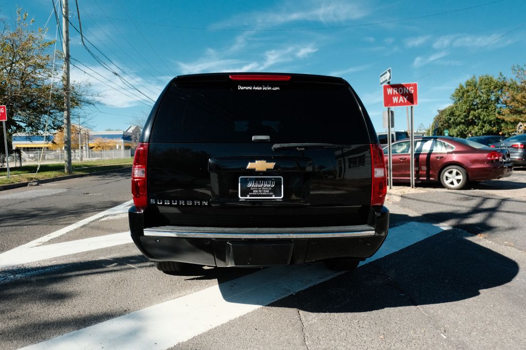 Photo 6 of this CHEVROLET SUBURBAN
