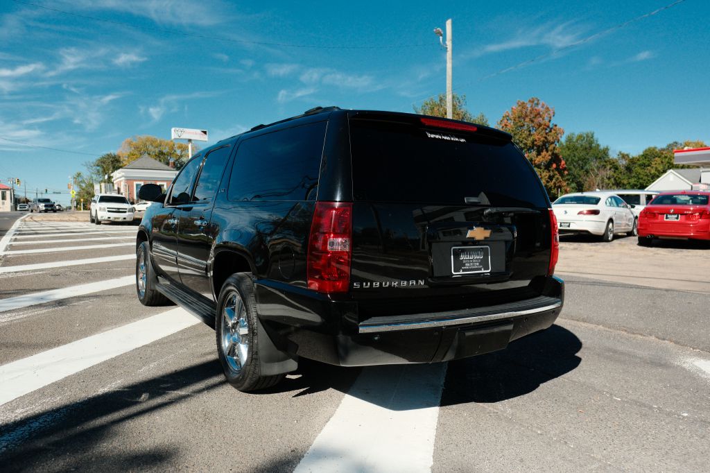 Photo 7 of this CHEVROLET SUBURBAN