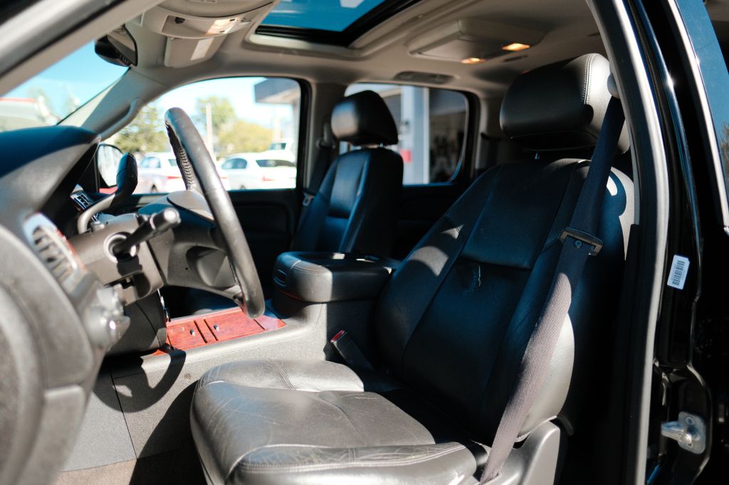Photo 10 of this CHEVROLET SUBURBAN