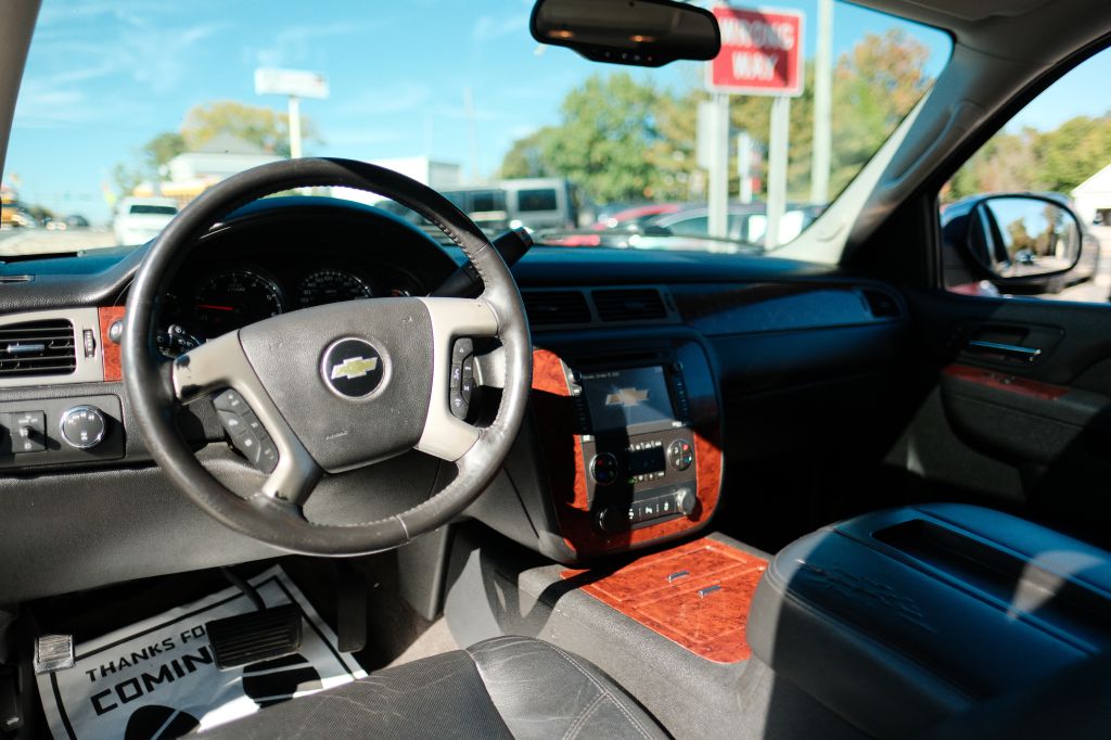Photo 11 of this CHEVROLET SUBURBAN