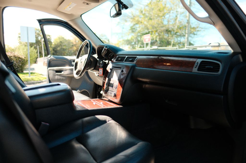 Photo 17 of this CHEVROLET SUBURBAN