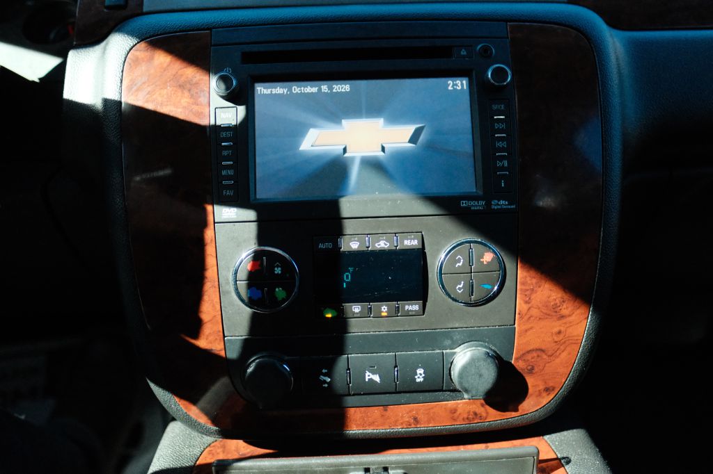 Photo 19 of this CHEVROLET SUBURBAN