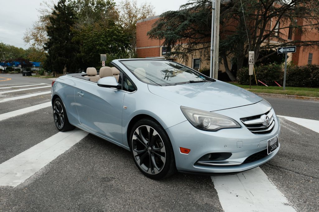 Photo 2 of this BUICK CASCADA