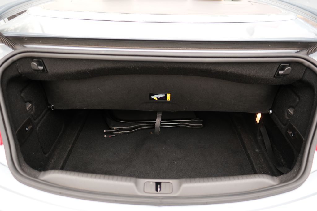 Photo 19 of this BUICK CASCADA
