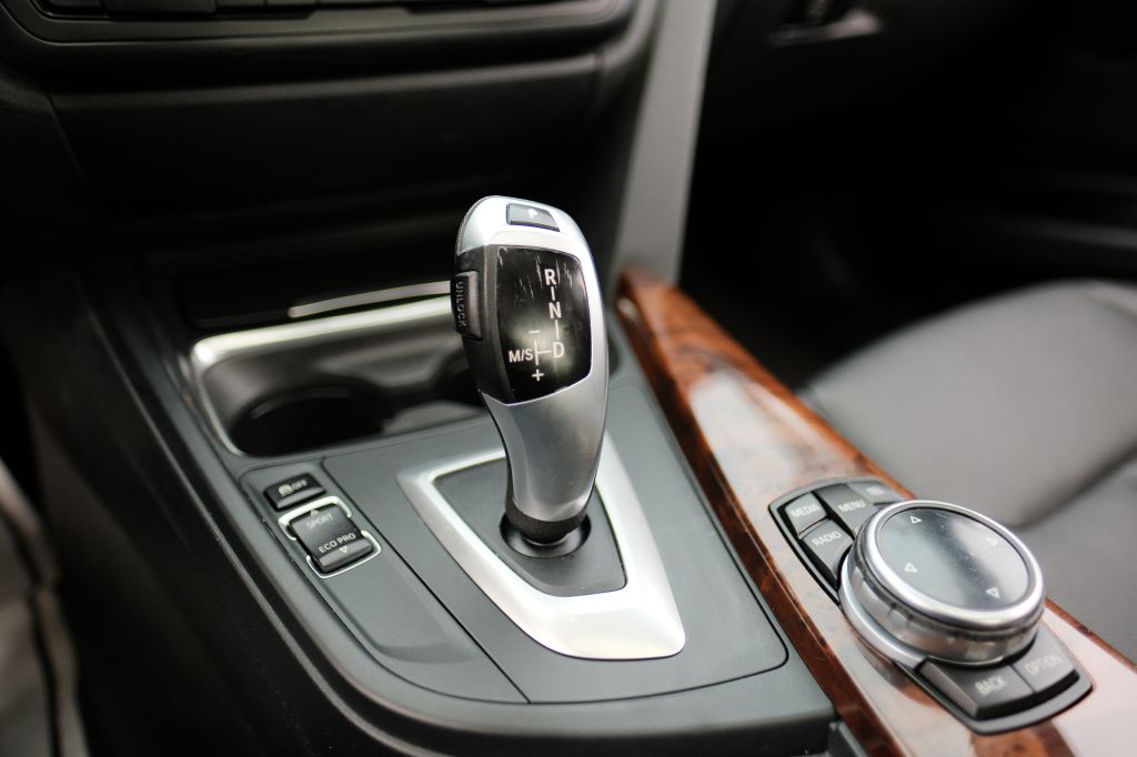 Photo 17 of this BMW 328