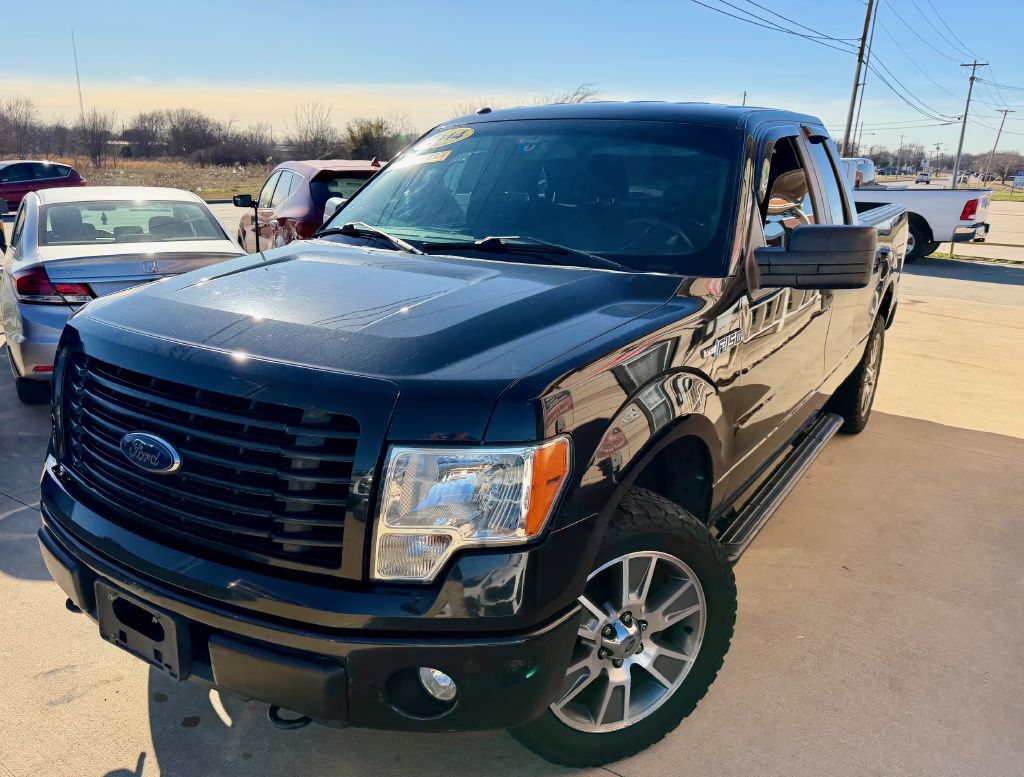 Photo 4 of this FORD F150