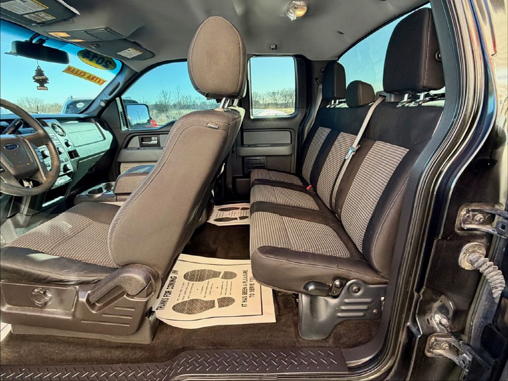 Photo 23 of this FORD F150