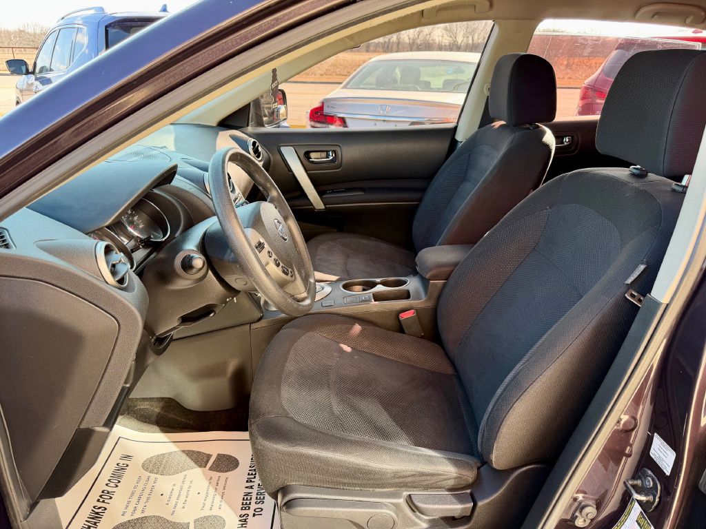 Photo 15 of this NISSAN ROGUE SELECT