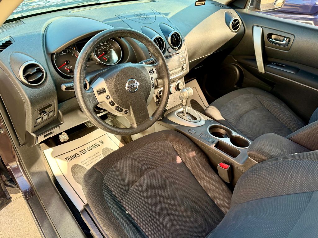 Photo 16 of this NISSAN ROGUE SELECT