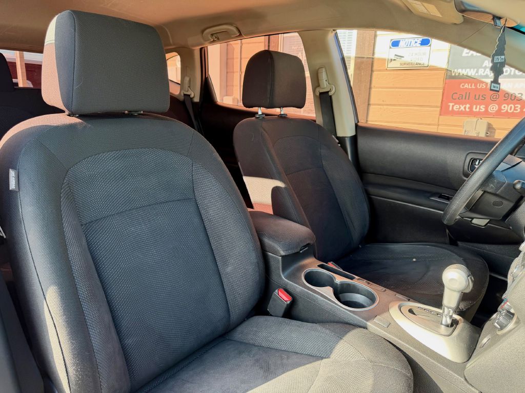 Photo 21 of this NISSAN ROGUE SELECT