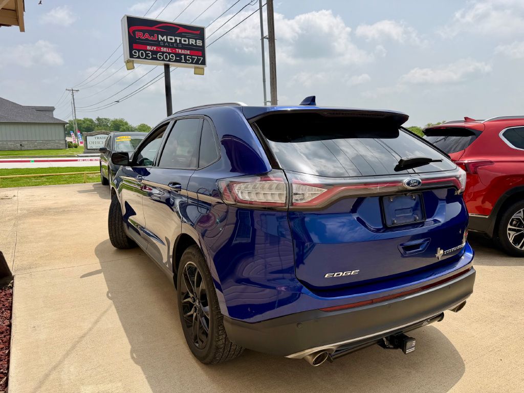 Photo 12 of this FORD EDGE