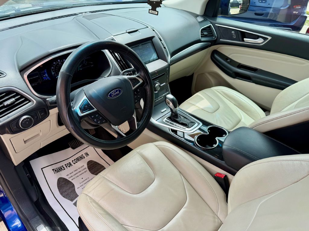 Photo 16 of this FORD EDGE