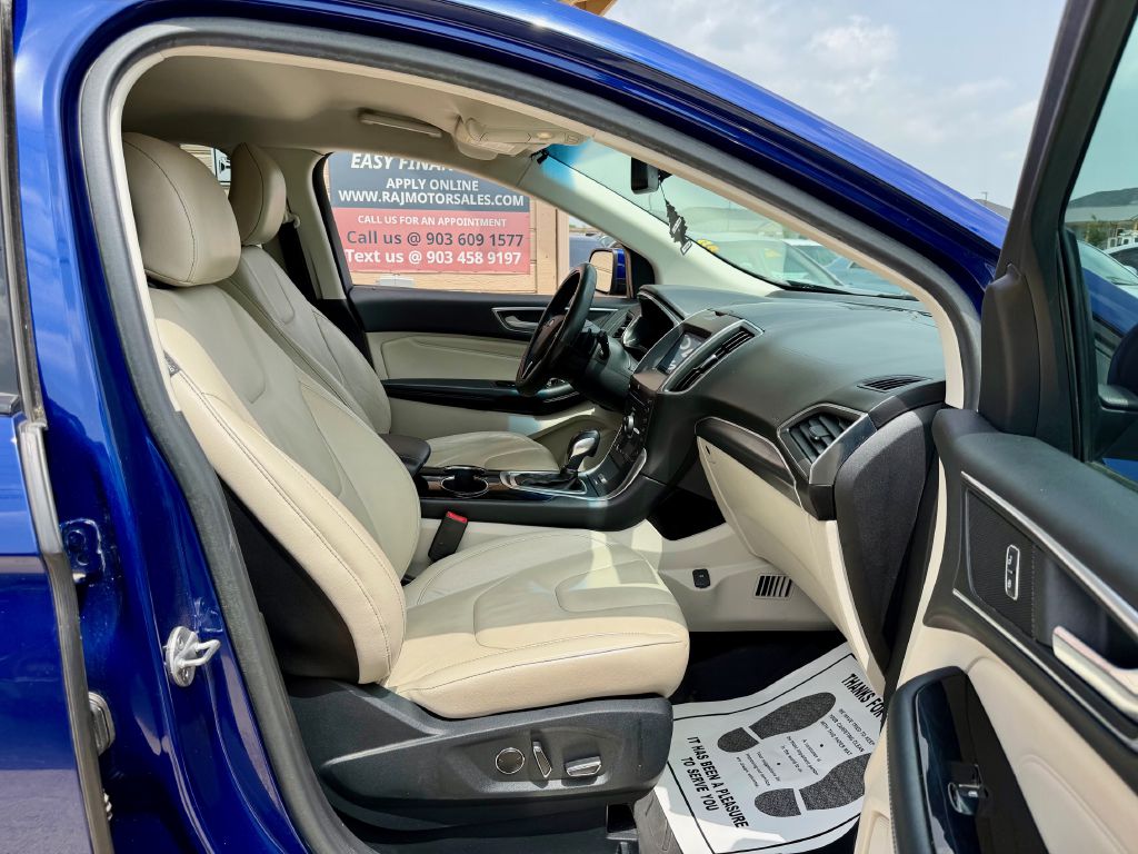 Photo 20 of this FORD EDGE