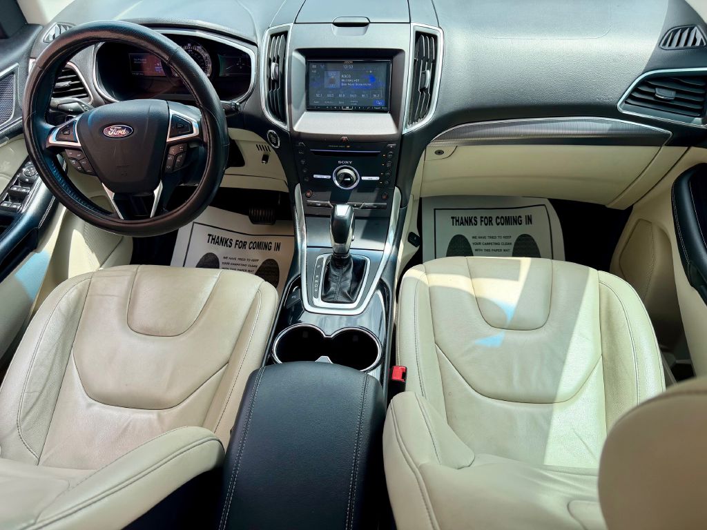 Photo 23 of this FORD EDGE
