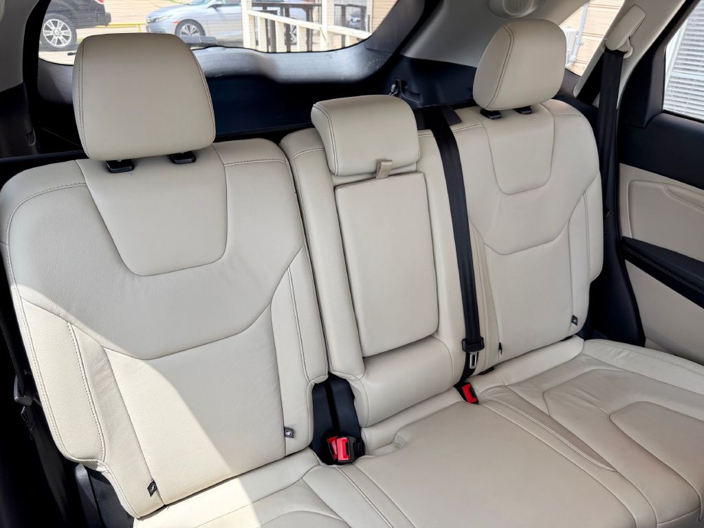 Photo 24 of this FORD EDGE