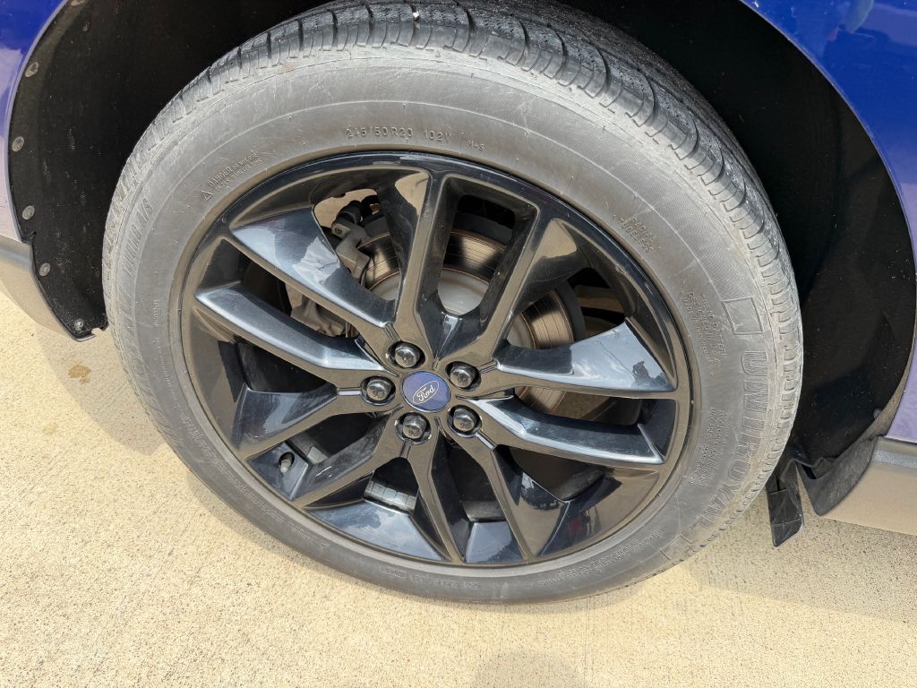 Photo 35 of this FORD EDGE