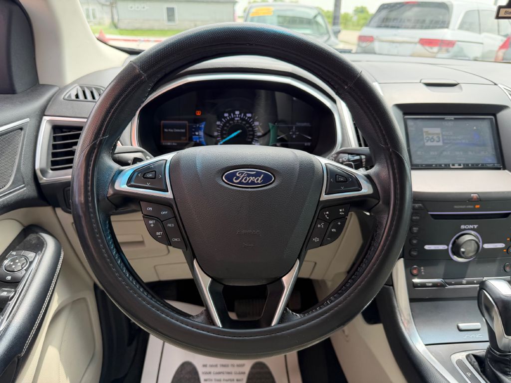 Photo 29 of this FORD EDGE