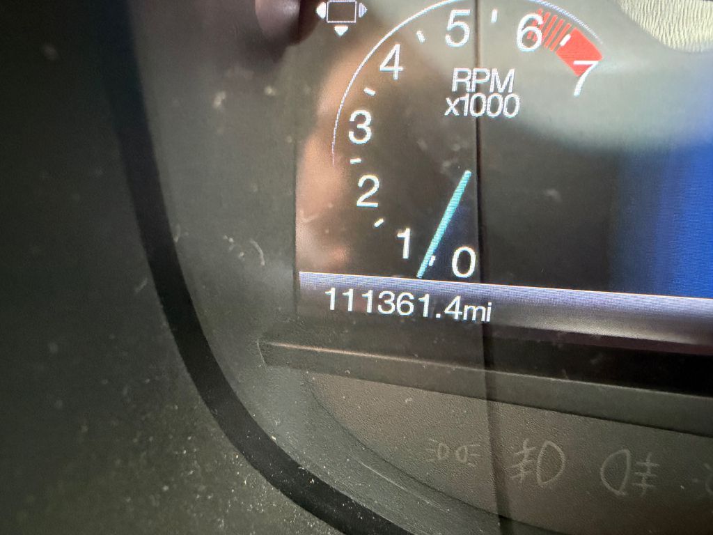 Photo 31 of this FORD EDGE